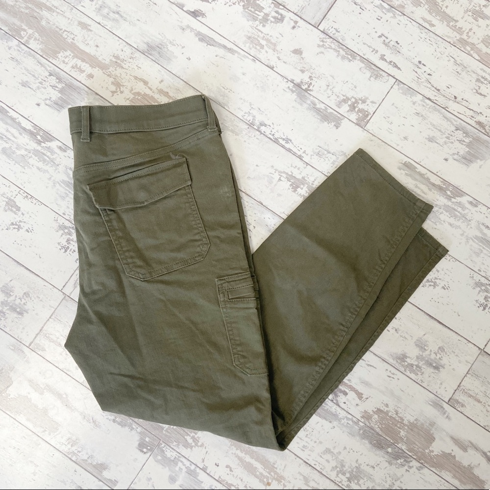 Eddie Bauer green cargo/hiking pants